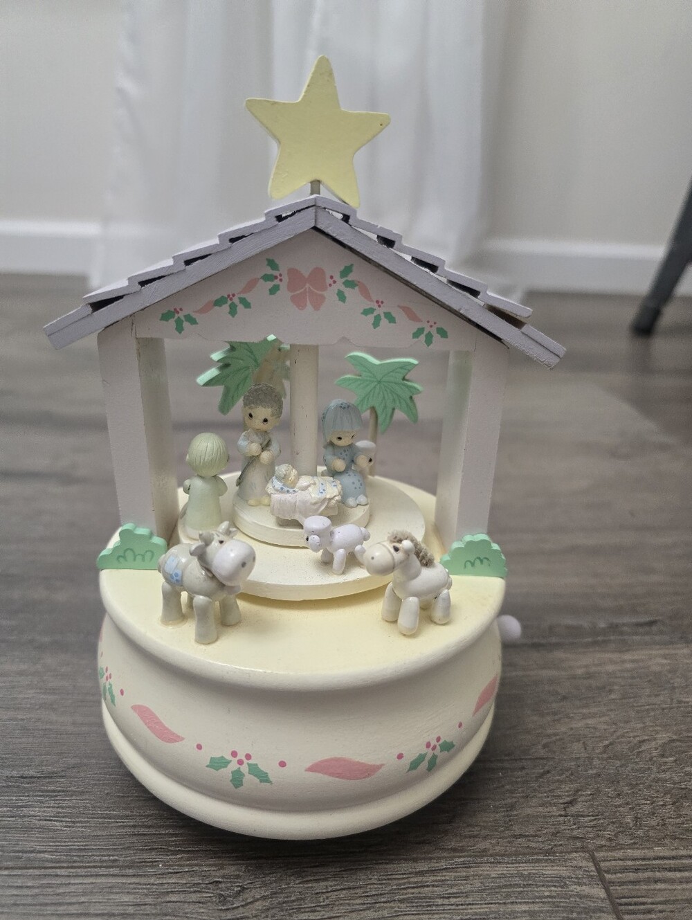 Precious Moments 1991 O' Come Let Us Adore Him Revolving Musical Nativity